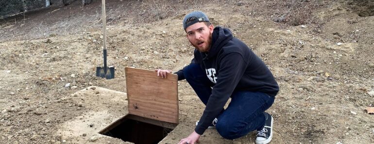 Uncovering my Underground Bunker after an ENTIRE Year.. Uncovering my Underground Bunker after an ENTIRE Year..