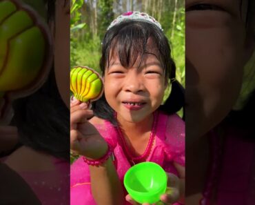 Survival Skills: single mom with watermelon skills in forest #survival